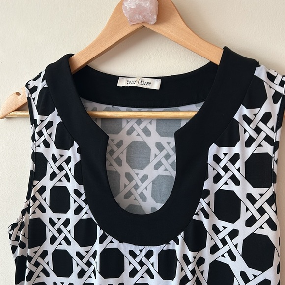 Size M | White House Black Market | Tunic, Geometric Print, 3/4 Sleeve - Picture 6 of 8